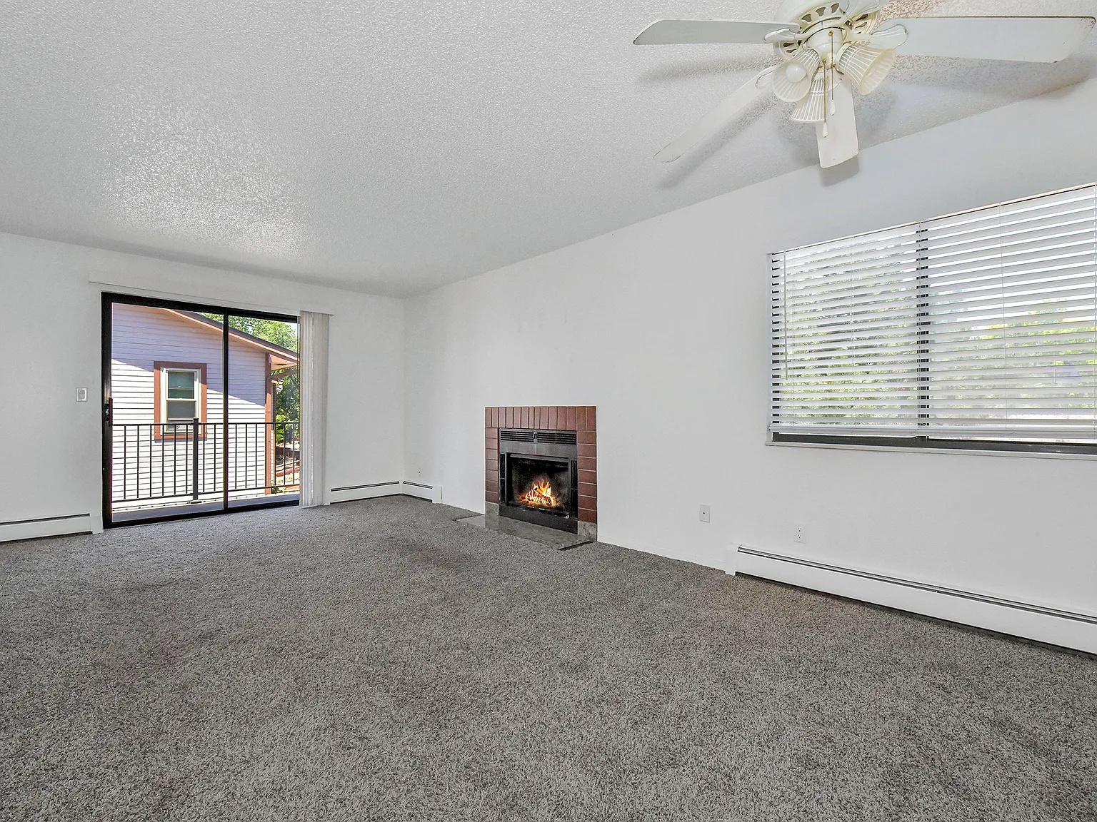 2 bed, 813 sqft, $1,450 — Photo 2