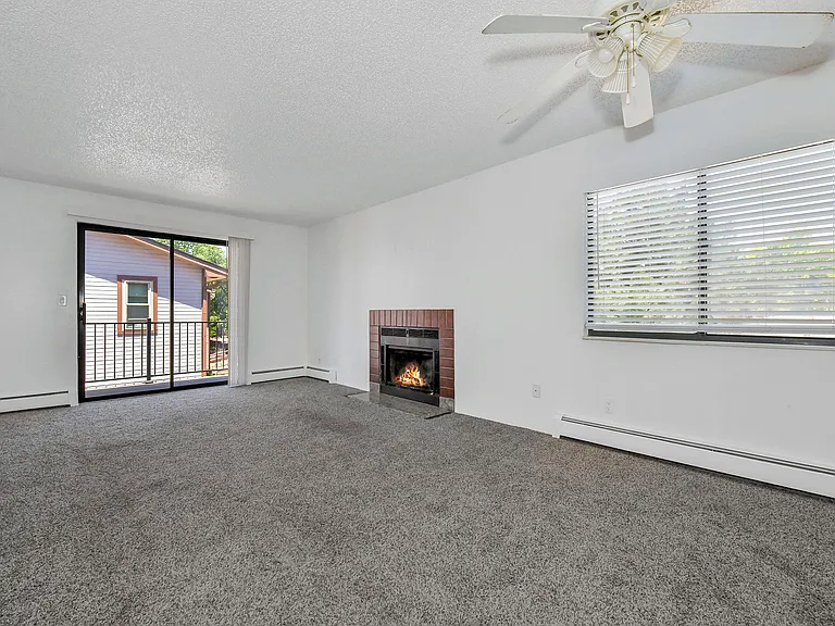 6702 Dublin Loop W #D — Photo 2