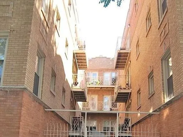1009 N Oakley Blvd, Chicago, IL 60622