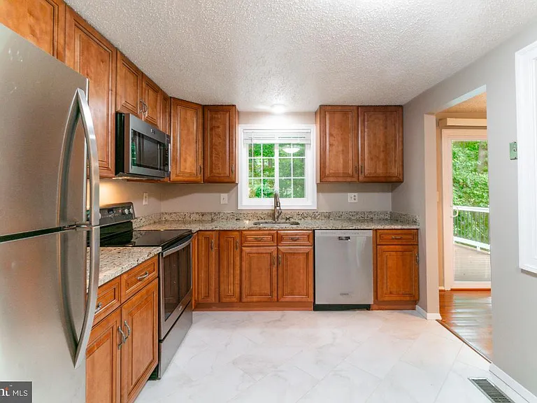 5906 Oak Leather Dr — Photo 10
