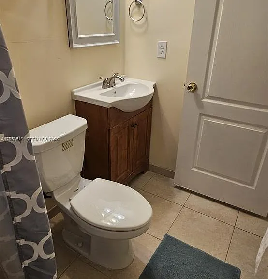 6410 SW 57th Ct — Photo 3