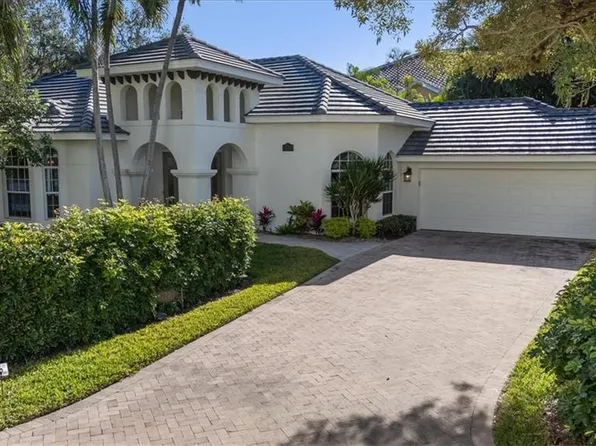 720 Bentwater CIR, NAPLES, FL 34108