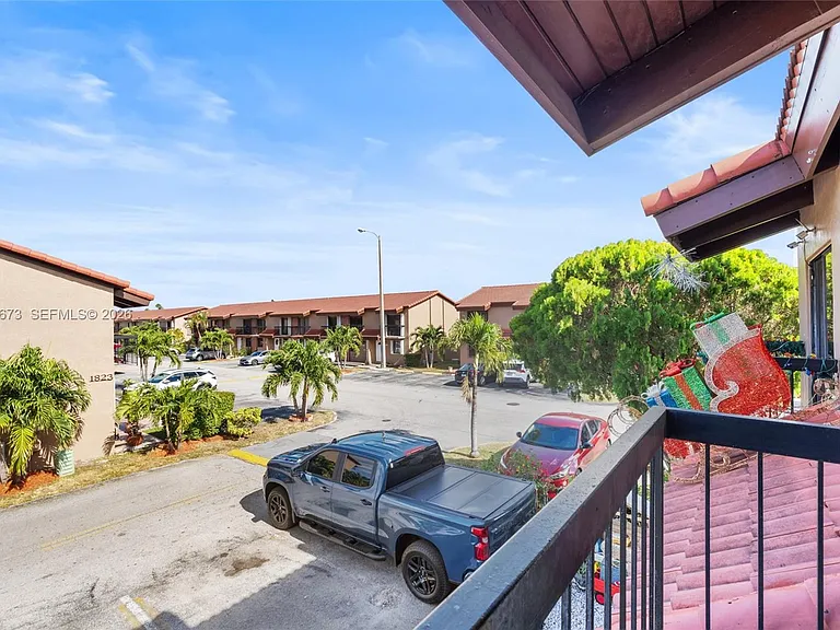 1911 SW 107th Ave #1009 — Photo 32