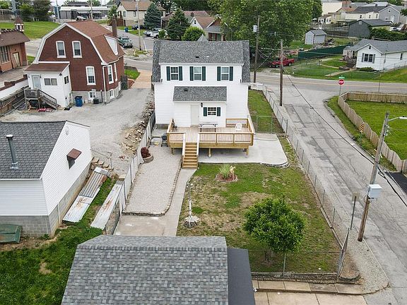 3rd image of 9455 Gentry Ave