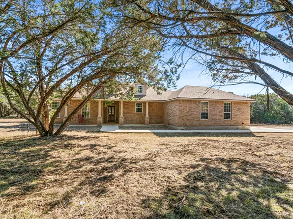 489 Lakeside Dr, Lakehills, TX 78063