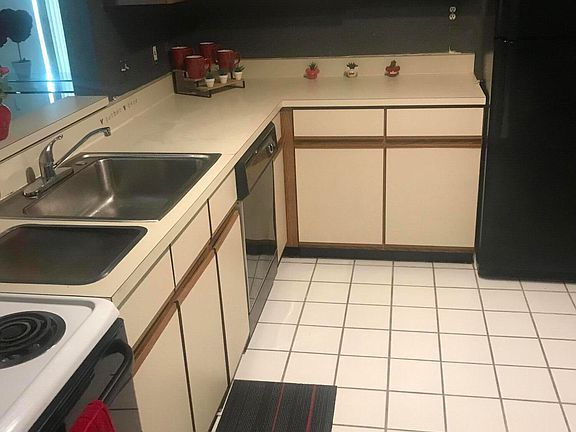 4th image of 27430 Evergreen Rd #36