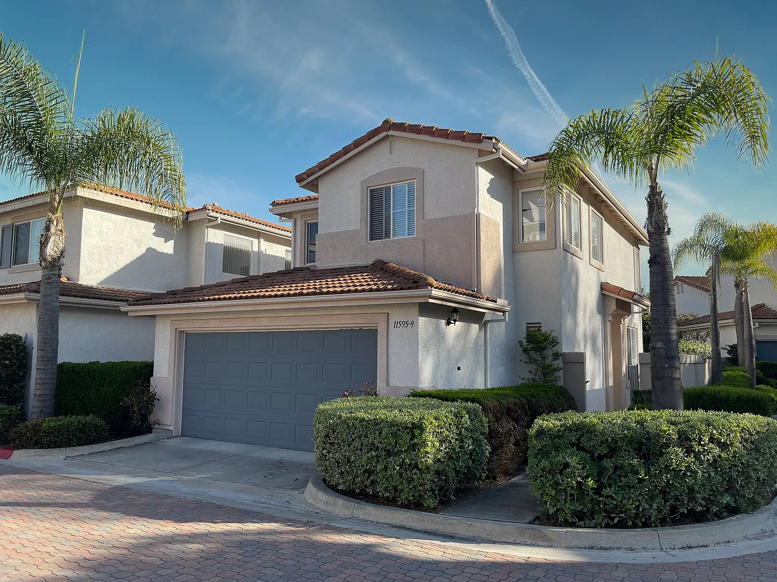 3 bed, 2.5 bath, 1321 sqft, $4,300 — Photo 1