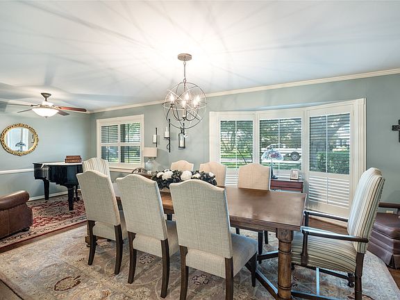5th image of 807 Clearwater Dr