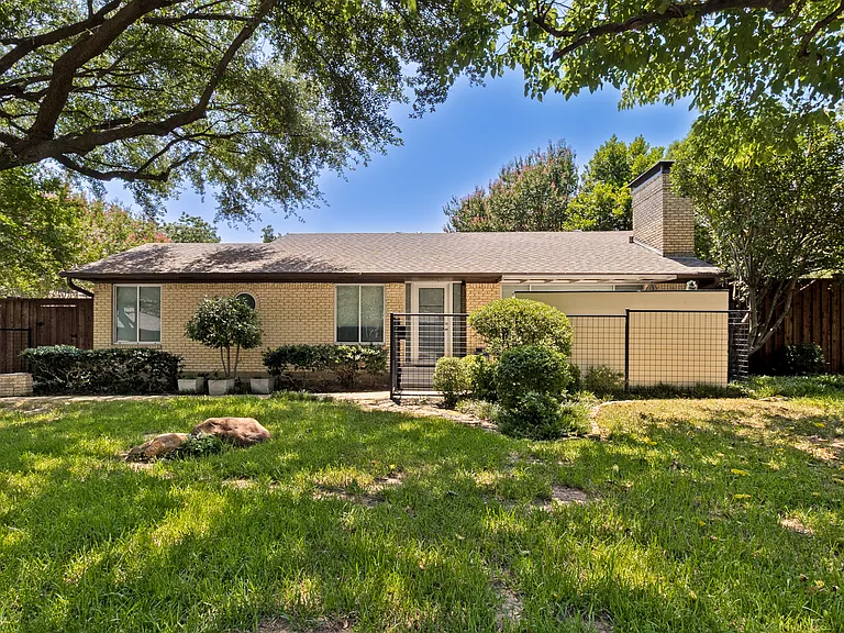 6406 Chesley Ln — Photo 1