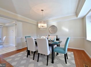 13131 Maltese Ln, Fairfax, VA 22033
