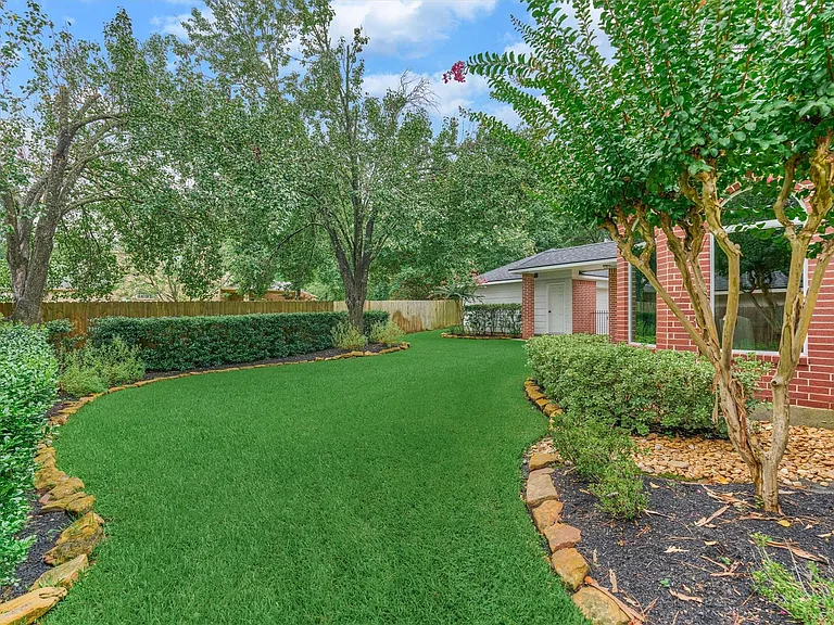 6615 Haughton Dr — Photo 44