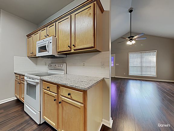3rd image of 208 Tocoa Cir