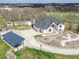 1605 Washington St, Tonganoxie, KS 66086
