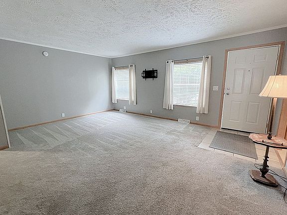 4th image of 16269 Derby Ct