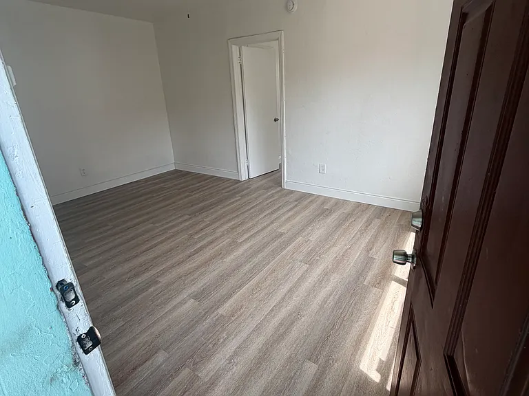 2243 NE 172nd St #4 — Photo 9