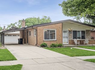 8501 W Madison Dr, Niles, IL 60714