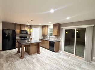 N114W11444 Woodfield Ln #R74, Germantown, WI 53022