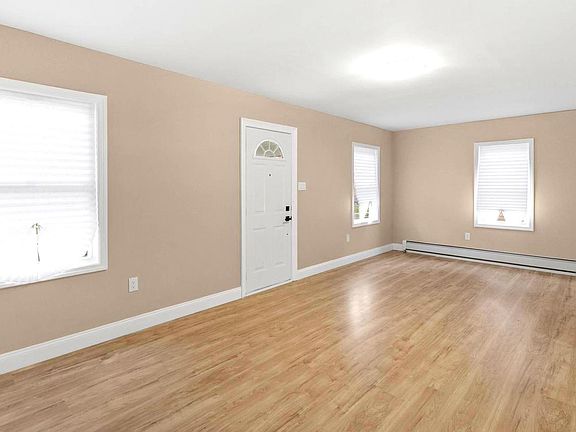 5th image of 208 9th St