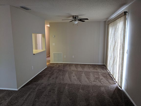 5th image of 4022 Beaver Ln Unit 1000F