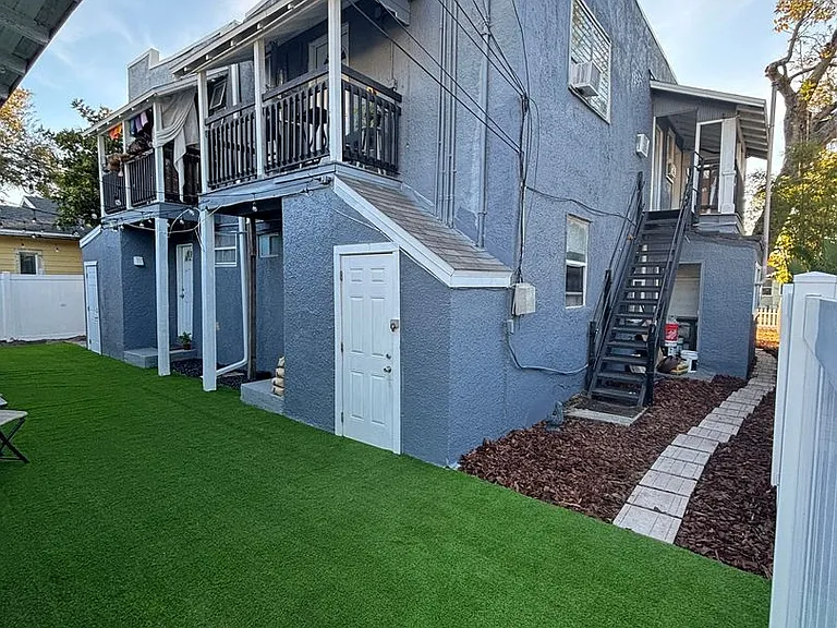 Desirable Euclid Neighborhood Apartment Building (Studio Apartments) & 2 Bedroom Single House - S... — Photo 27
