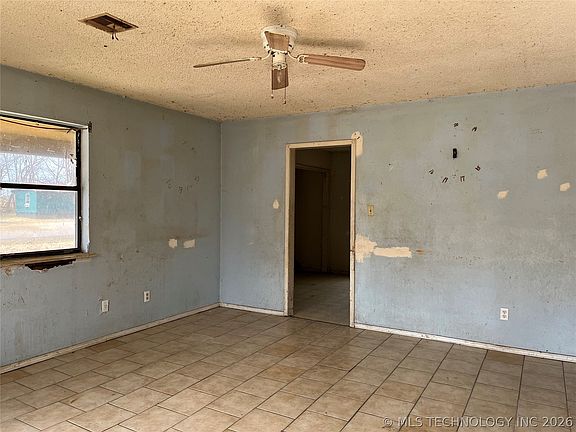 3rd image of 419 SW 5th St