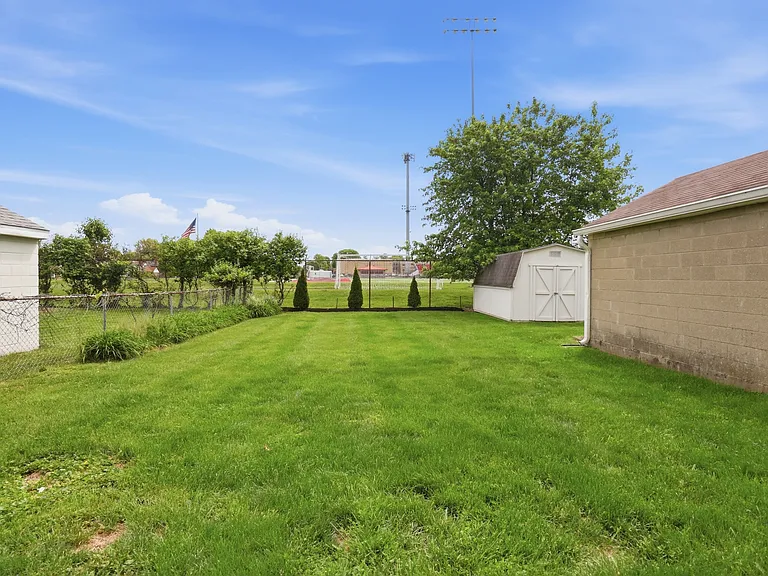 8330 Wexford Ave — Photo 39