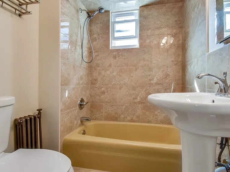 2307 New York Ave #2 — Photo 10