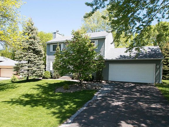 2nd image of 3209 Hamlet Dr