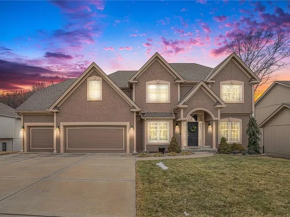 14295 NW 63rd St, Parkville, MO 64152