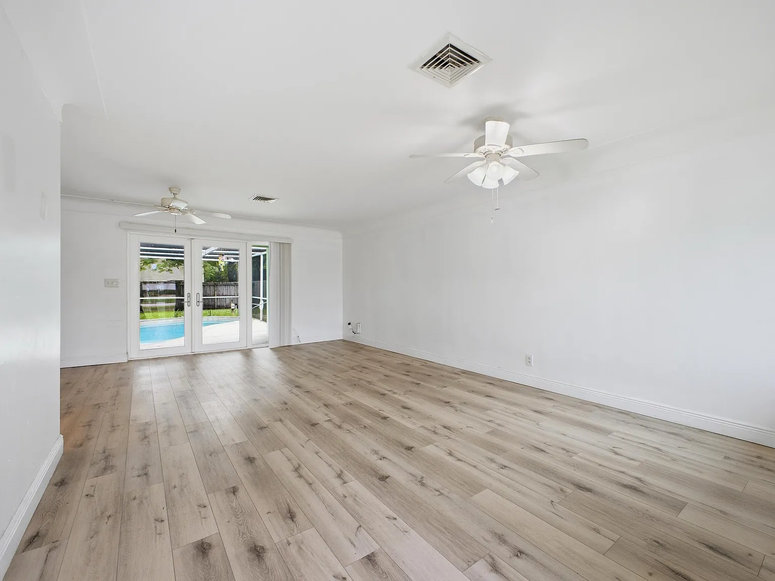 2 bed, 2.0 bath, 1084 sqft, $2,995 — Photo 4
