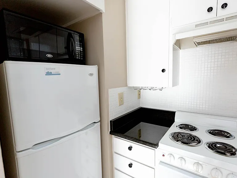 3506 Enfield Rd #106 — Photo 6