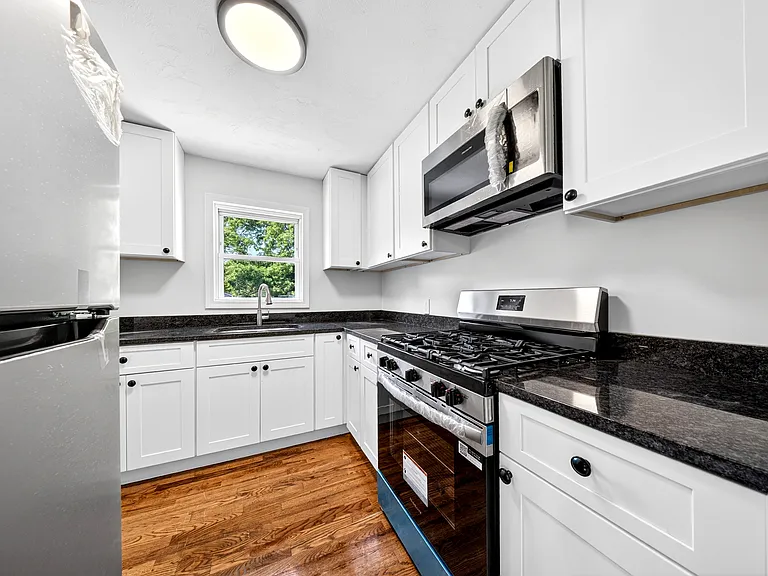 329 South St #1E — Photo 13
