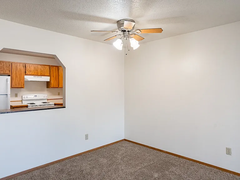 Fargo, ND Westview Towers Apartments | Dining