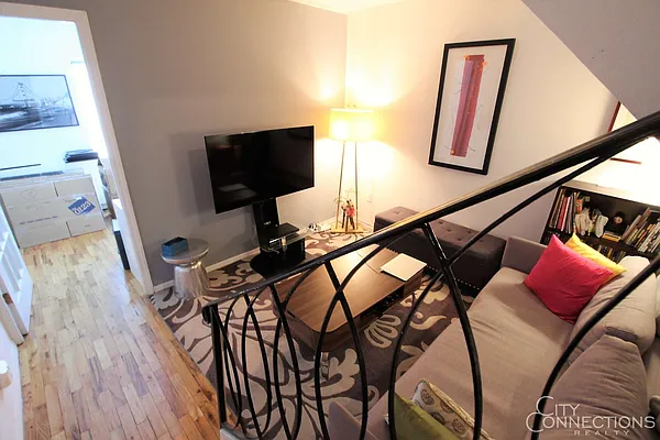 Rented by City Connections Realty | media 9