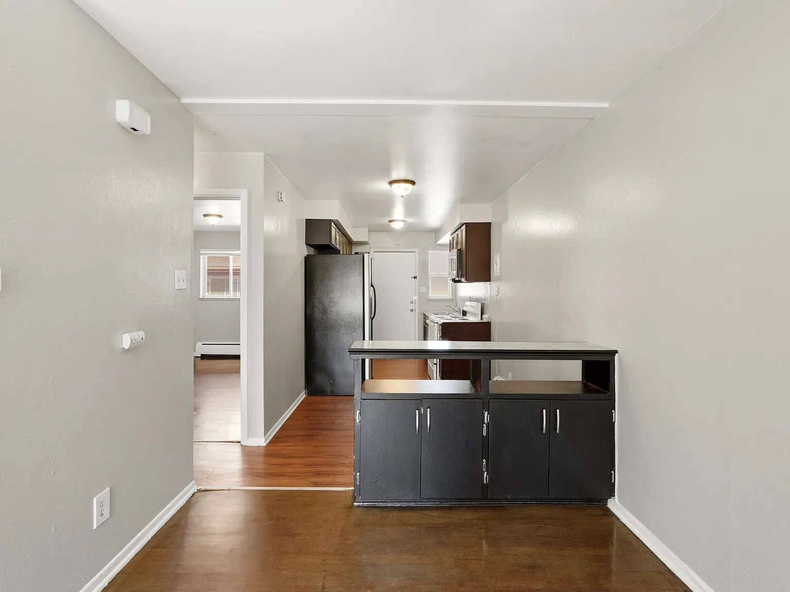 1725 Chester St — Photo 1