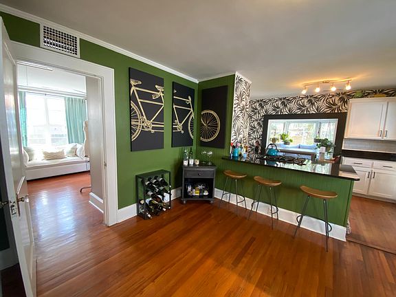 Office / guest bed option to the left.