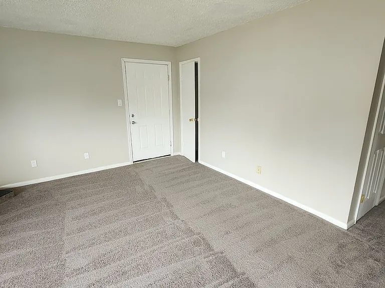 1331 Bayville St — Photo 16