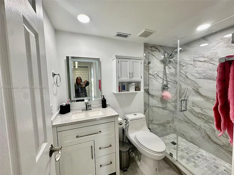 1200 SW 113th Ter #202 — Photo 5