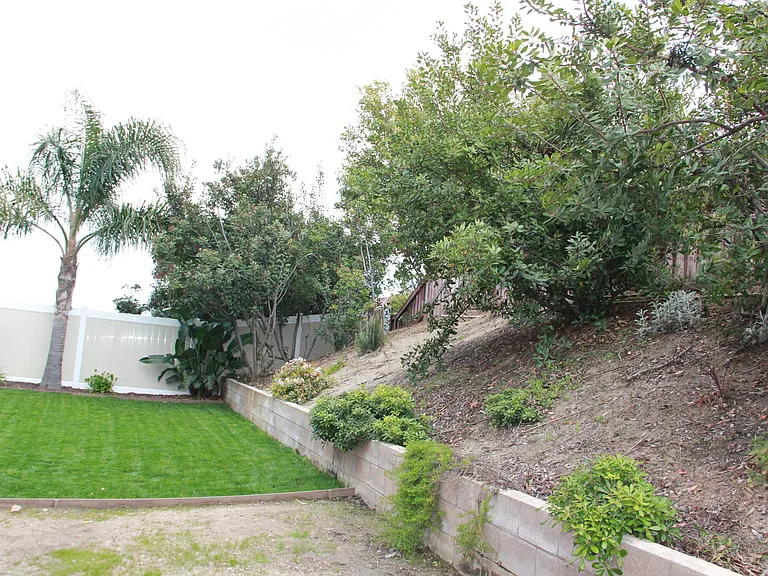 9380 Dauchy Ave — Photo 25