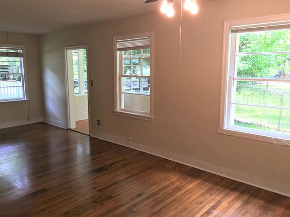 3rd image of 903 NW 9th Ave