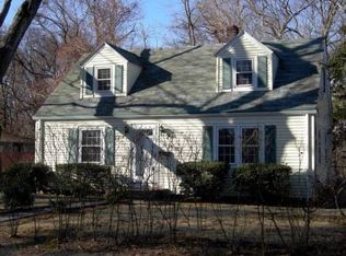 15 View Ave, Warwick, RI 02886