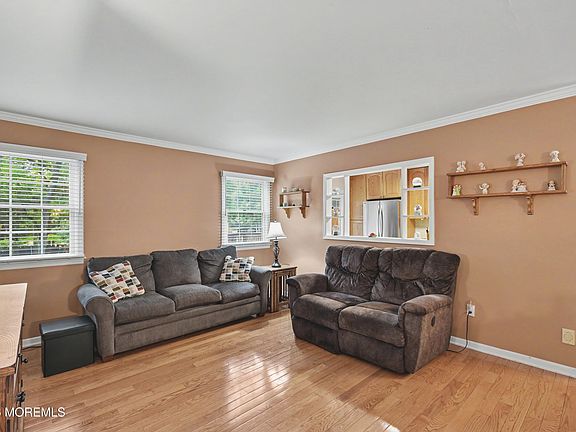 5th image of 19 Buckingham Drive