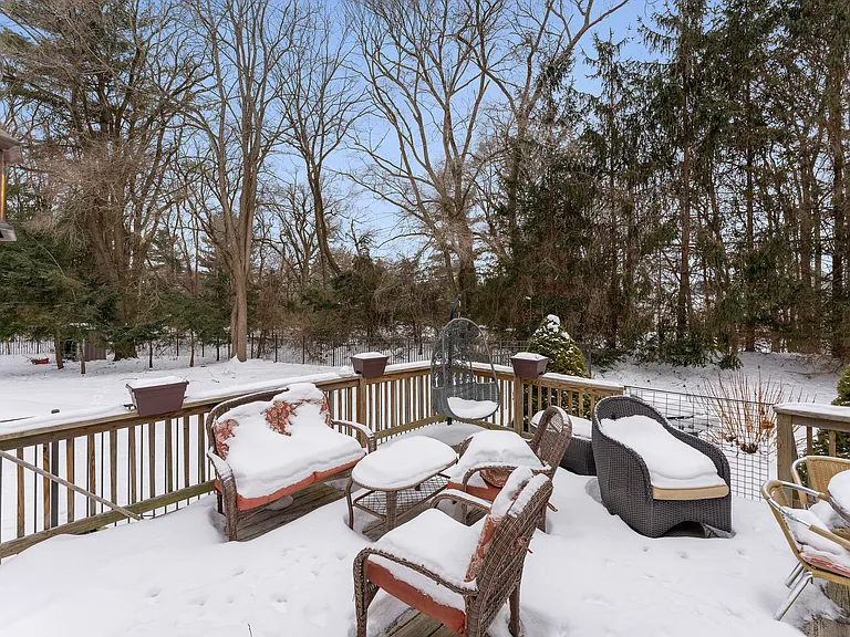 4000 Windsor Dr — Photo 14