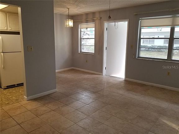 5th image of 5850 21st St N APT 7
