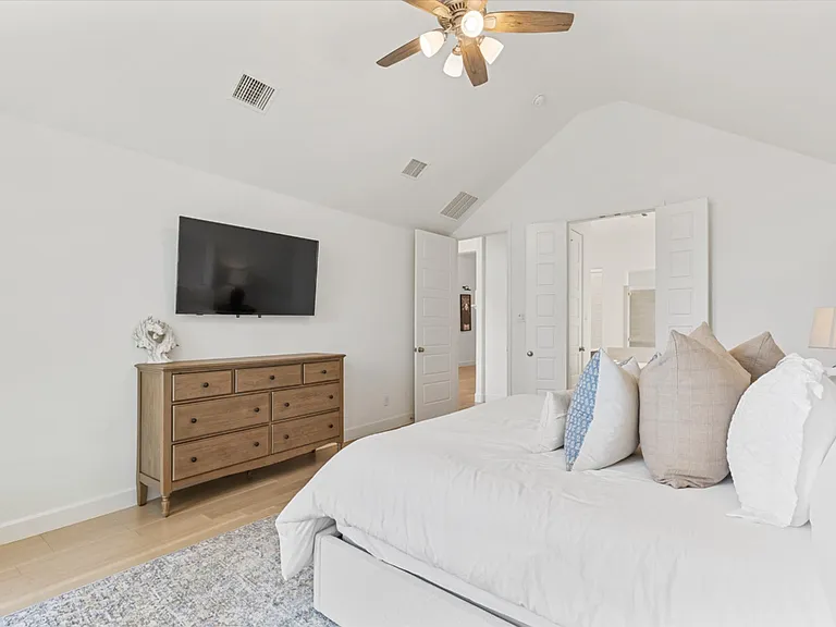 2241 Robin Way — Photo 7