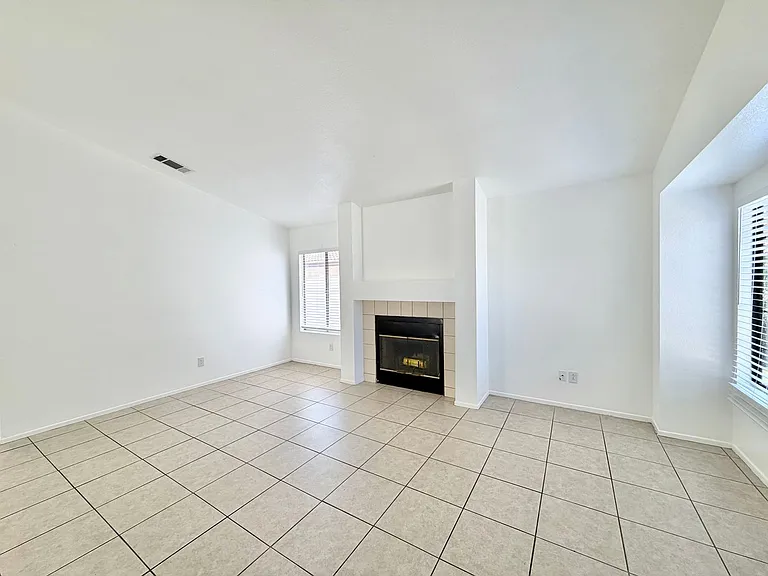 29677 Woodlands Ave — Photo 5