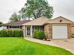1037 W Grant Dr, Des Plaines, IL