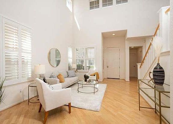 5th image of 608 Landmark Ln