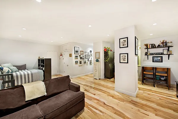 Sold by Compass | media 16