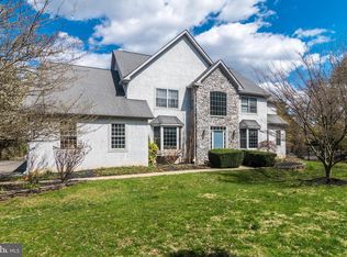 8121 Washington Ln, Wyncote, PA 19095